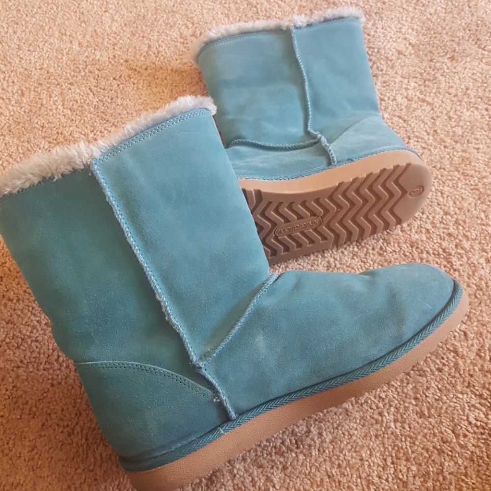 Boots - Picture 2 of 4